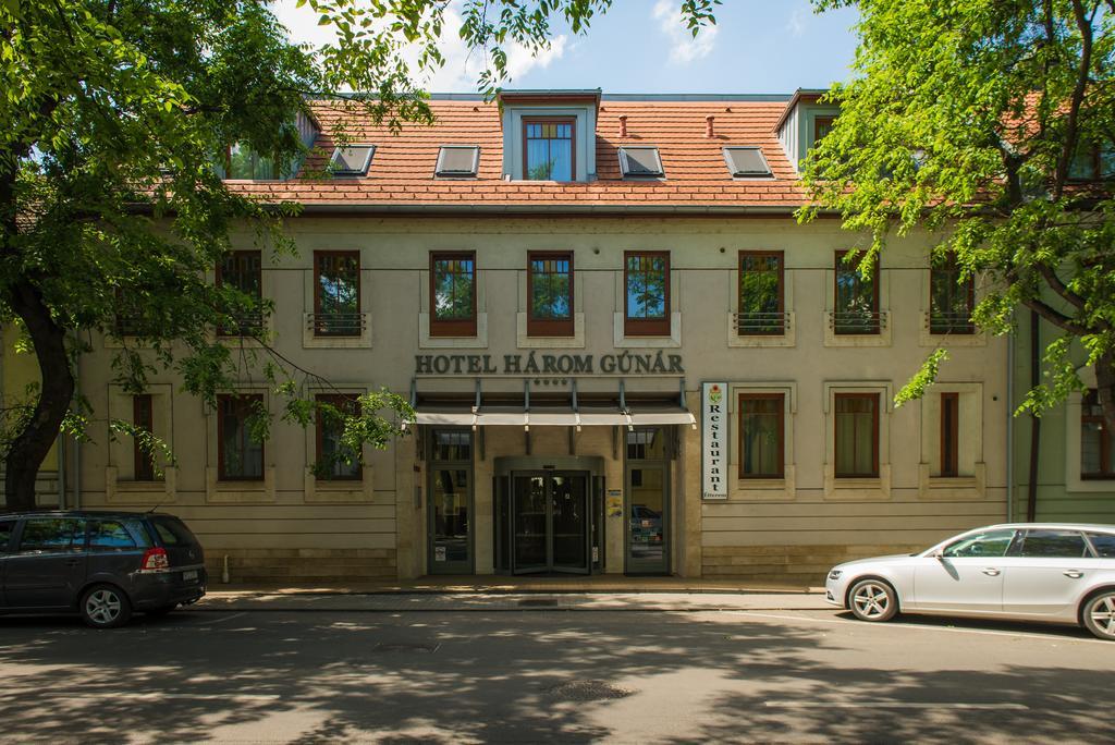 Hotel Harom Gunar Kecskemét Exterior foto